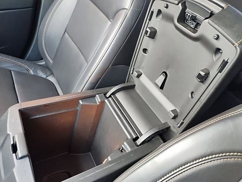 Used 2020 Chevrolet Traverse RS image 36