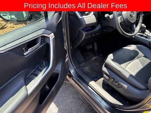 Used 2023 Toyota RAV4 XLE Premium FWD image 5