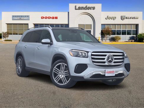 Used 2025 Mercedes-Benz GLS 450 4MATIC image 1