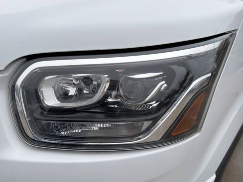 Used 2023 Ford Transit 350 XLT image 70