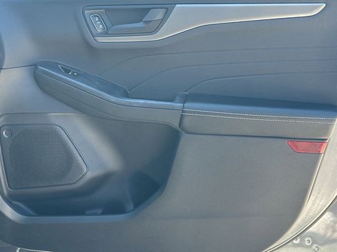 Used 2024 Ford Escape Active image 16