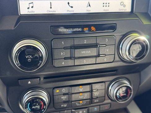 Used 2018 Ford F150 Lariat w/ Equipment Group 502A Luxury image 25