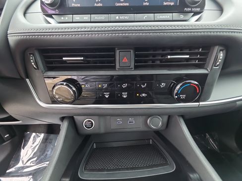 Used 2021 Nissan Rogue S AWD/4WD image 20