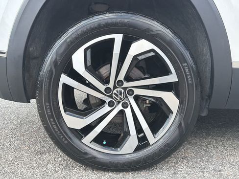 Used 2023 Volkswagen Atlas Cross Sport SEL AWD/4WD image 17