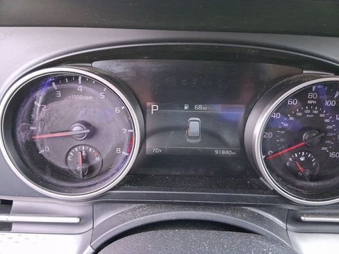 Used 2023 Kia Carnival LX image 27