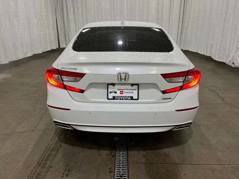 Used 2018 Honda Accord Touring image 4
