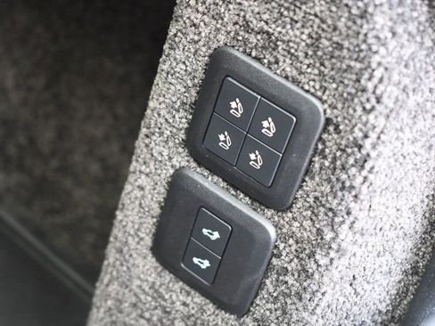 Used 2018 Land Rover Range Rover HSE image 11