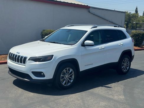 Used 2020 Jeep Cherokee Latitude Plus w/ Comfort/Convenience Group image 2