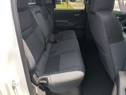 Certified 2025 Nissan Frontier SV w/ SV Convenience Package RWD image 32