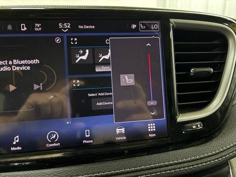 Used 2023 Chrysler Pacifica Touring-L FWD image 42