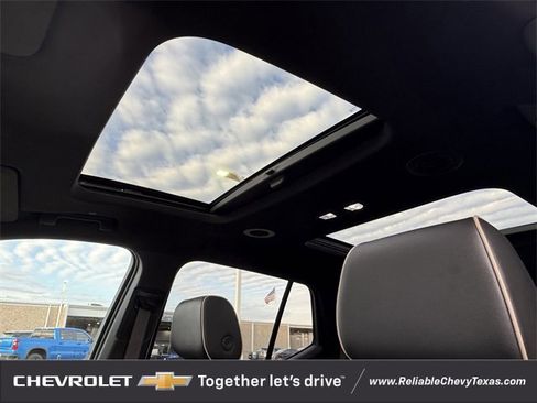 Certified 2022 Chevrolet Traverse Premier w/ Redline Edition image 32