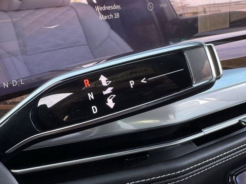 New 2026 Cadillac Escalade ESV Platinum Sport w/ LPO, ONYX Package image 17