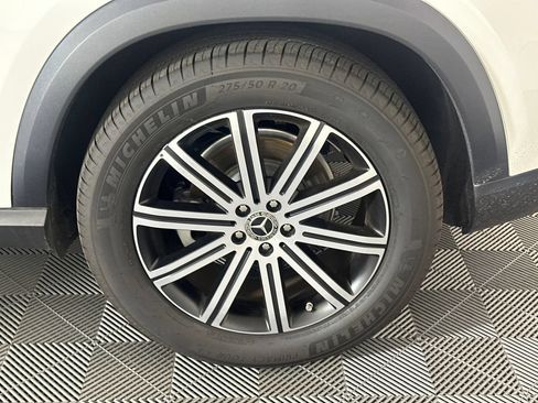 Used 2024 Mercedes-Benz GLE 350 4MATIC w/ Driver Assistance Package image 10
