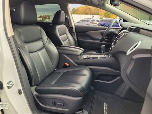 Used 2024 Nissan Murano SV w/ SV Midnight Edition Package image 12