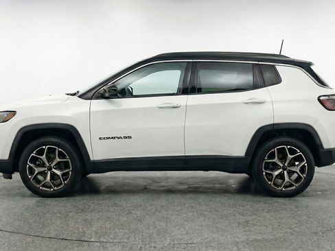 Used 2025 Jeep Compass Limited image 5