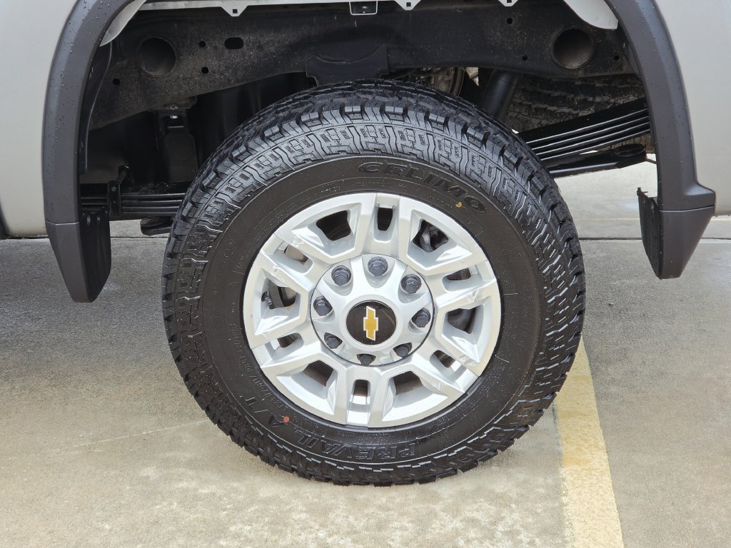 Used 2025 Chevrolet Silverado 2500 LT w/ Convenience Package AWD/4WD image 8
