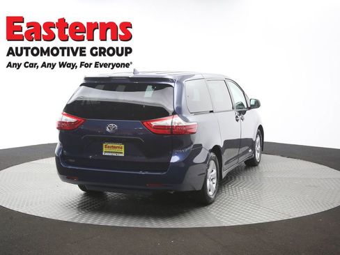 Used 2019 Toyota Sienna L FWD image 38