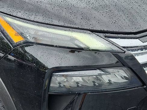 Used 2024 Nissan Rogue S AWD/4WD image 9