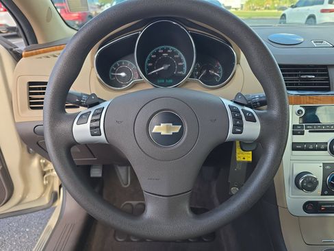 Used 2010 Chevrolet Malibu LT FWD image 21