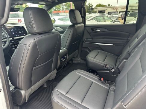 New 2026 Chevrolet Traverse LT w/ Sun and Wheel Package image 10