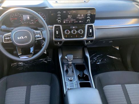 Used 2023 Kia Sorento LX FWD image 14