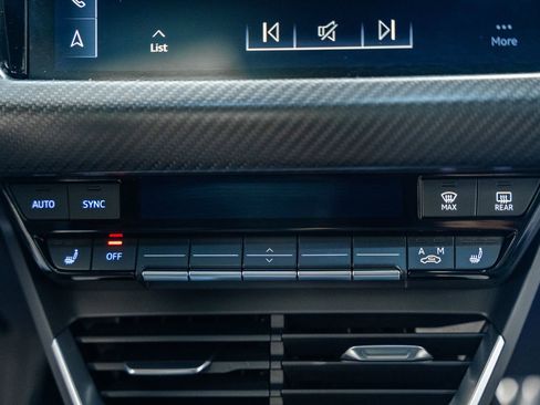 Used 2022 Audi RS e-tron GT w/ Carbon Performance Package image 28