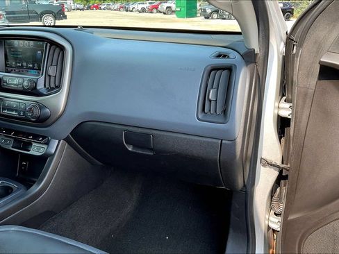 Used 2017 Chevrolet Colorado Z71 AWD/4WD image 17