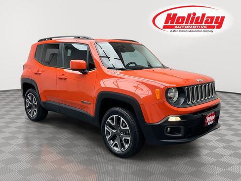 Used 2017 Jeep Renegade Latitude w/ Popular Equipment Group image 1