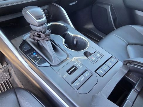 Used 2021 Toyota Highlander XLE AWD/4WD image 20