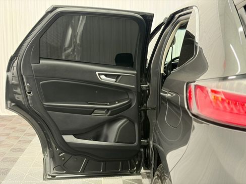 Used 2020 Ford Edge SEL w/ Convenience Package AWD/4WD image 12