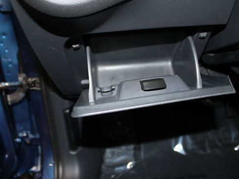 Used 2016 Volkswagen Golf Limited Edition image 13