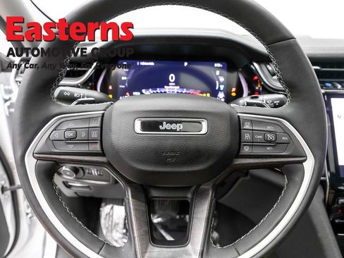 Used 2023 Jeep Grand Cherokee 4WD 4xe image 14