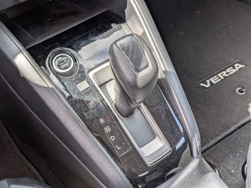 Used 2023 Nissan Versa SV image 6