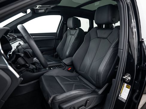 Certified 2023 Audi Q3 2.0T Premium Plus w/ Premium Plus Package AWD/4WD image 16