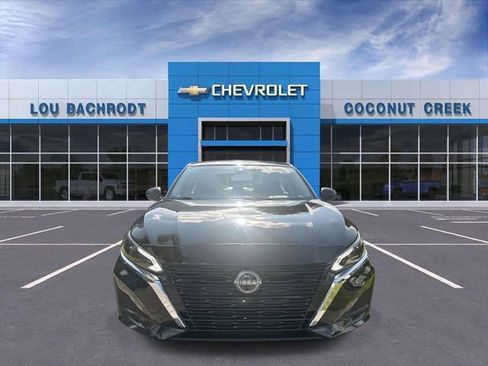 Used 2025 Nissan Altima 2.5 SV FWD image 3