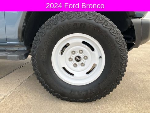 Used 2024 Ford Bronco Heritage Edition image 10