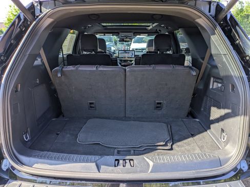 Certified 2025 Ford Explorer Platinum w/ LUX Leather Package AWD/4WD image 36