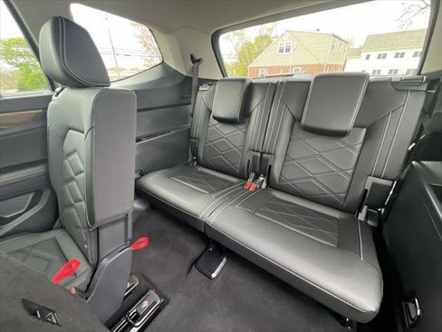 Certified 2025 Volkswagen Atlas SE AWD/4WD image 22