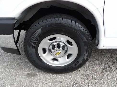 Used 2025 Chevrolet Express 3500 LT w/ LT Preferred Equipment Group RWD image 54