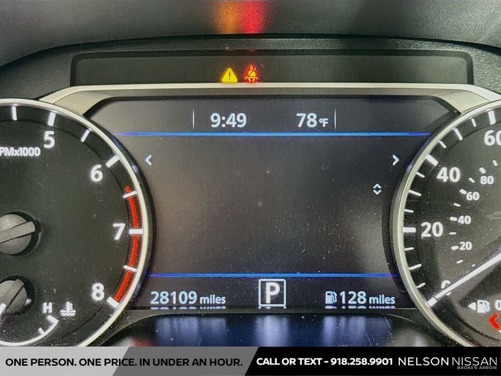 Used 2023 Nissan Altima 2.5 SR FWD image 12