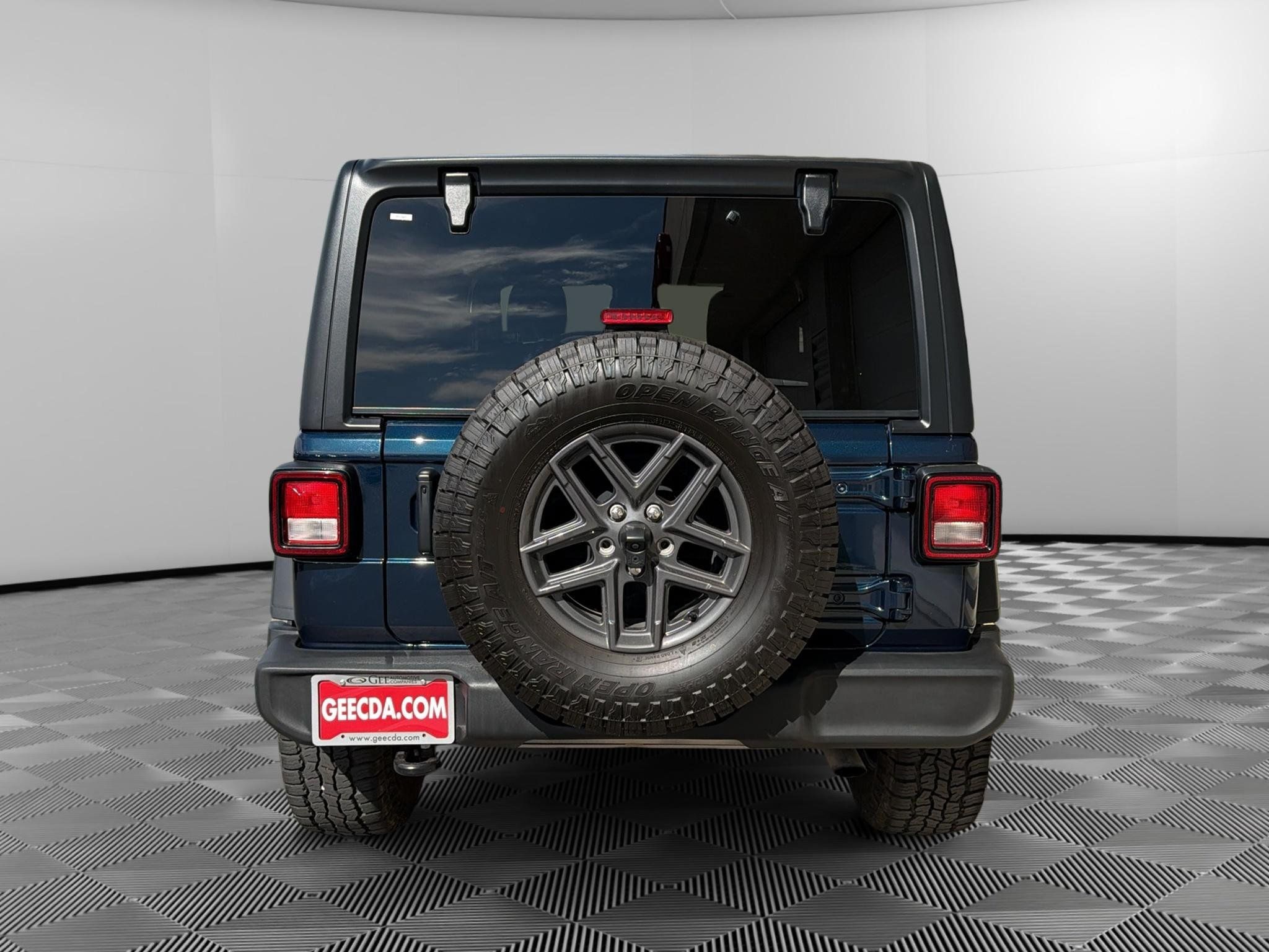 Used 2025 Jeep Wrangler Unlimited Sport AWD/4WD image 5