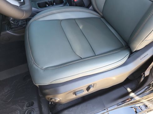 New 2025 Jeep Gladiator Mojave image 22