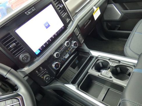 New 2026 Ford F250 Platinum AWD/4WD image 32