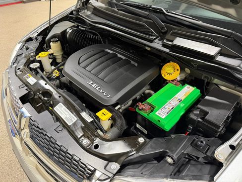 Used 2017 Dodge Grand Caravan SE FWD image 49