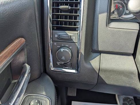 Used 2017 RAM 1500 Laramie AWD/4WD image 26