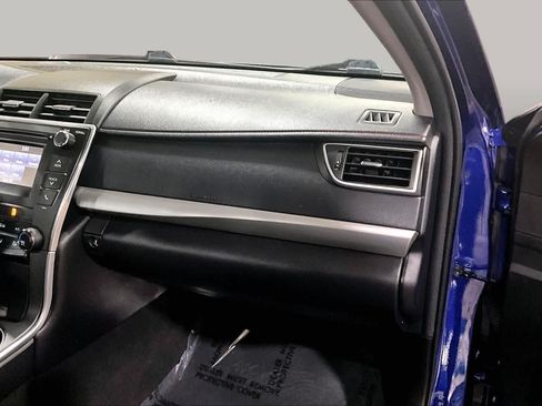 Used 2016 Toyota Camry SE FWD image 19