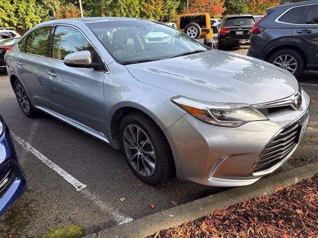 Used 2017 Toyota Avalon XLE w/ Carpet Mat Package FWD image 2