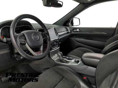 Used 2019 Jeep Grand Cherokee Trailhawk AWD/4WD image 16