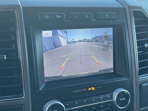 Used 2021 Ford Expedition XLT image 25