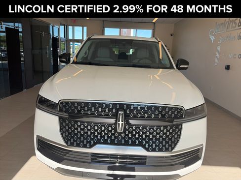 Certified 2026 Lincoln Navigator Reserve AWD/4WD image 5